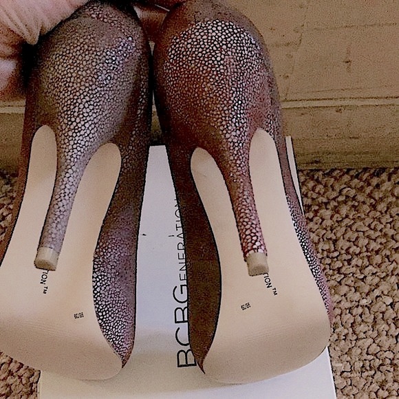 NEW BCBGENERATION HIGH HEELS PEEP TOE LEATHER HIGH HEELS 9.5 - Picture 4 of 5